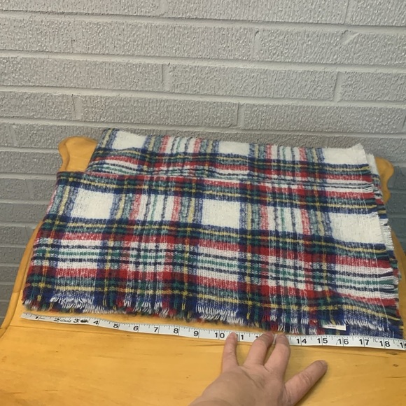 St Johns Bay Ivory Stewart Plaid Soft Wrap Shawl Hap Women's 76" x 28" NWT - Picture 4 of 8